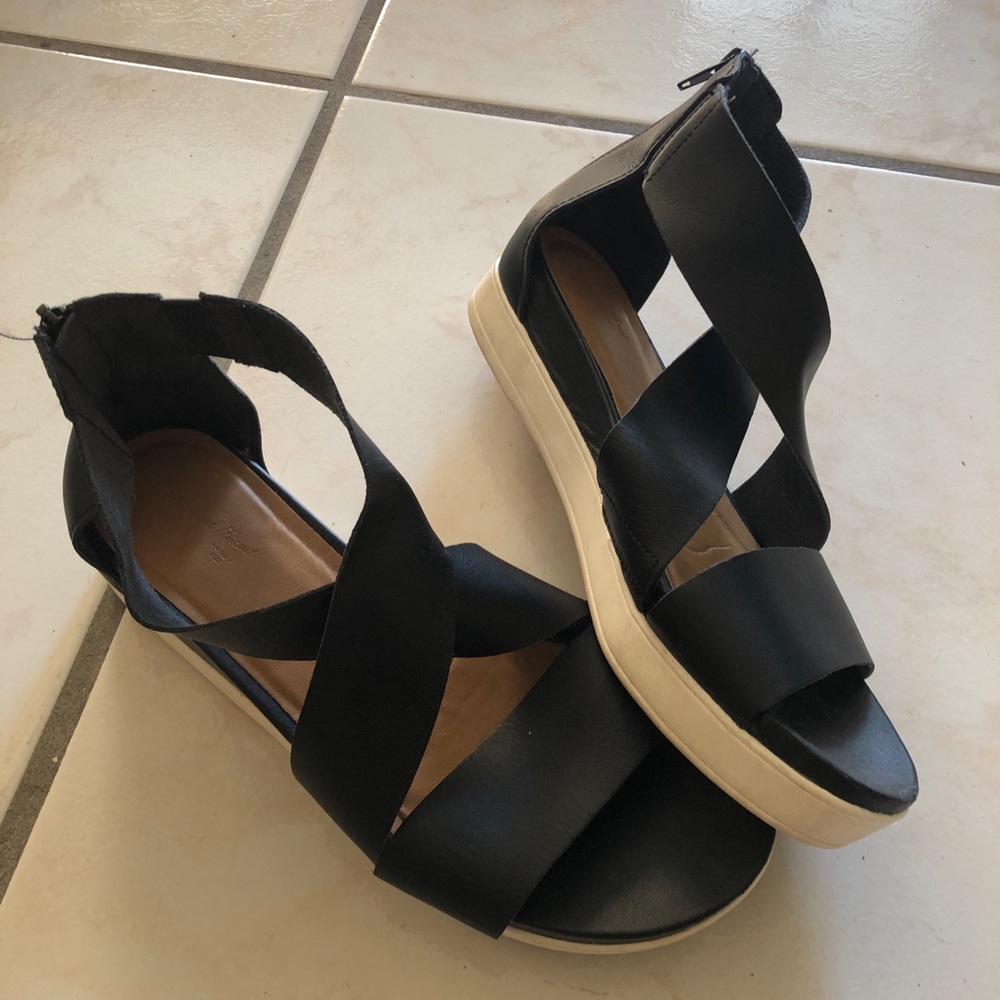 Comfortable black and white sandals